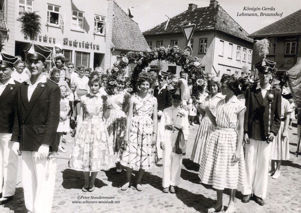 Vogelschießen - Königin Gerda Lehmann, Braunshof