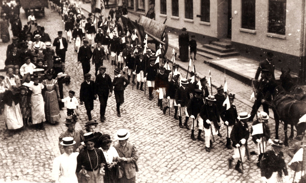 Kinder - Vogelschießen 1908
