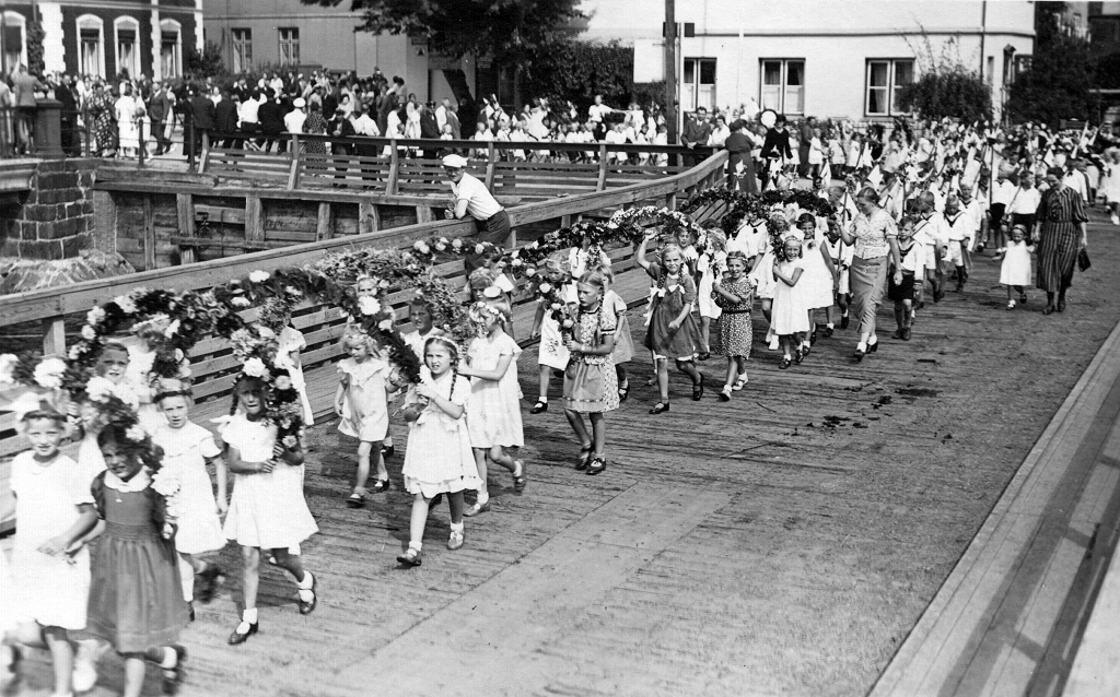 Hafen Vogelschießen Notbrücke 1937